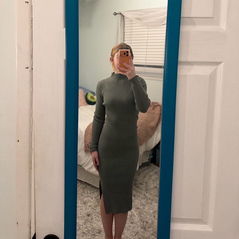 Elegant Green Ribbed Dress